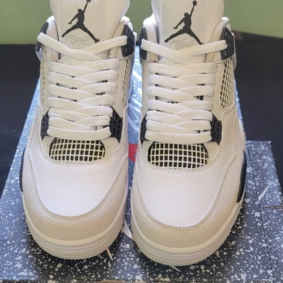 JORDAN 4 MILITARY BLACK